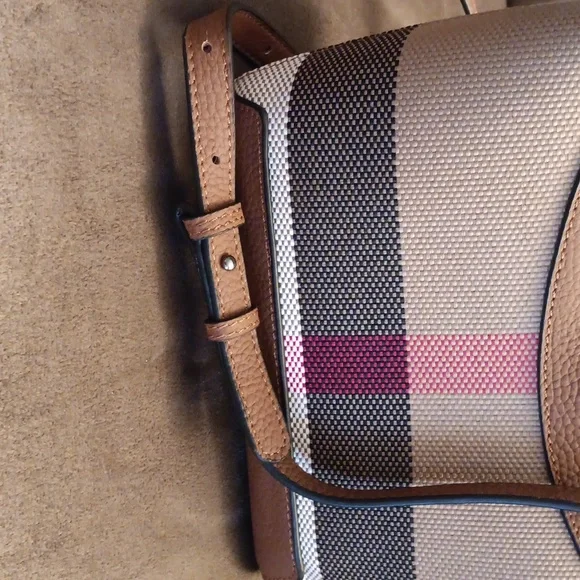 Stylish Tan and Brown Crossbody Bag - Picture 7 of 7